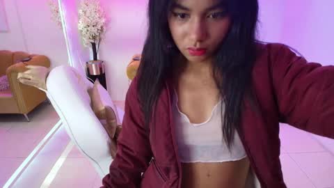 Snapshot of julie_coper chatting on 09-18-25, 12:29 julie coper online show from 09-18-25, 12:29