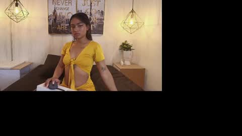 Snapshot of julie_coper chatting on 09-19-25, 01:12 julie coper online show from 09-19-25, 01:12