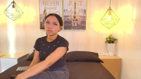 Snapshot of julie_coper chatting on 10-03-25, 12:24 julie coper online show from 10-03-25, 12:24