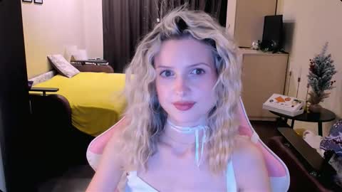 Julie online show from 11-23-25, 02:06