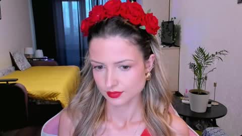 Julie online show from 04-29-26, 01:37