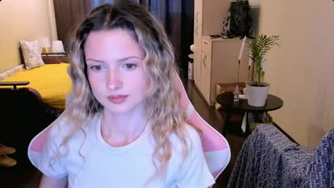 Julie online show from 05-10-26, 02:33