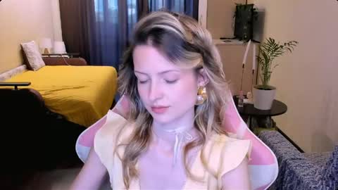 Julie online show from 05-12-26, 02:58
