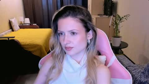 Julie online show from 05-13-26, 01:41