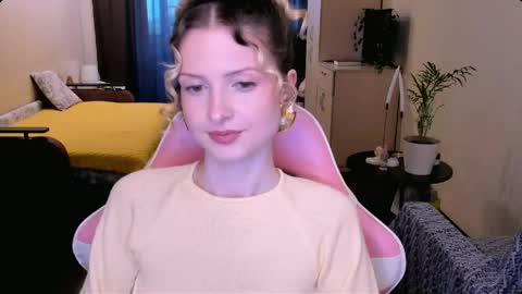 Julie online show from 05-17-26, 01:29