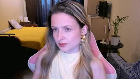 Julie online show from 05-22-26, 03:06