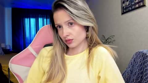 Julie online show from 05-31-26, 01:51