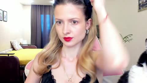 Julie online show from 06-02-26, 02:41