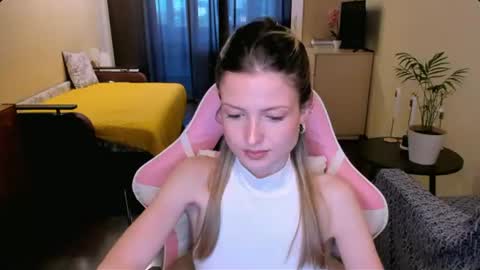 Julie online show from 07-03-26, 01:50