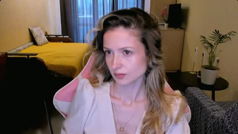Julie online show from 07-07-26, 05:21