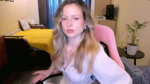 Julie online show from 07-07-26, 06:47