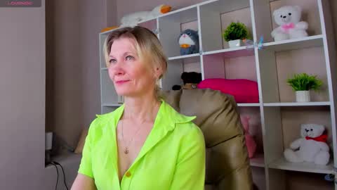 Julie Lucasss online show from 03-05-26, 12:39