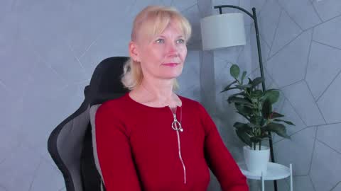 Julie Lucasss online show from 05-09-26, 12:05