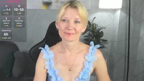 Snapshot of julie_lucasss chatting on 06-29-26, 12:06 Julie Lucasss online show from 06-29-26, 12:06