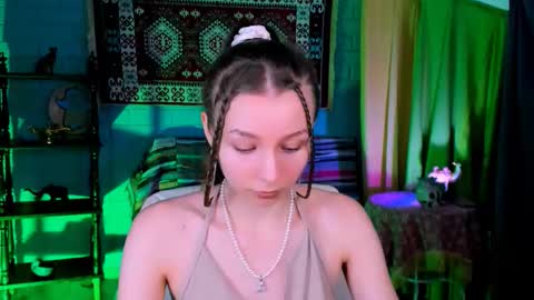 juliedaniel online show from 11-19-25, 08:14