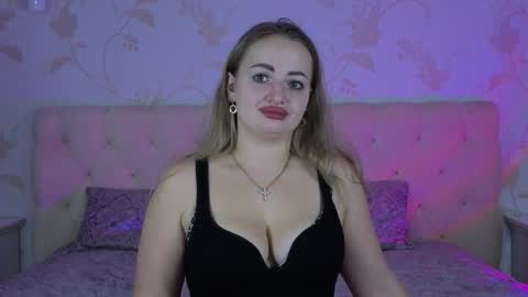 Snapshot of juliedevis chatting on 10-29-25, 07:10 JulieDevis online show from 10-29-25, 07:10