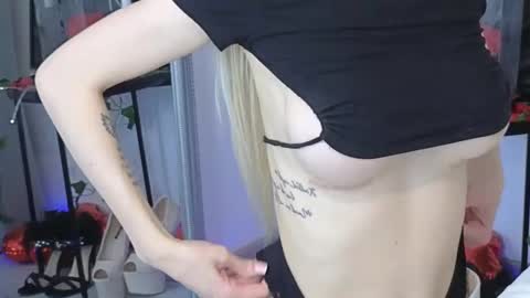 Julia online show from 03-10-25, 04:03