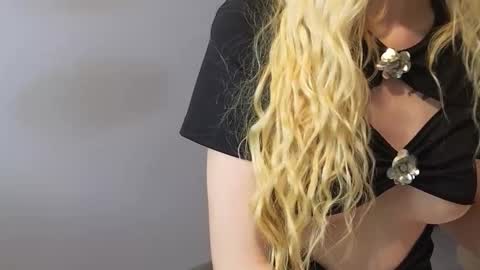 Julia online show from 09-22-25, 07:27