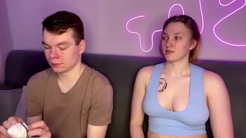 Julie and Thomas online show from 12-03-25, 07:49