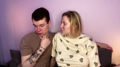 Snapshot of julielourens chatting on 02-13-26, 07:48 Julie and Thomas online show from 02-13-26, 07:48