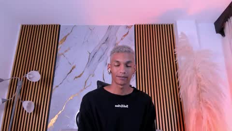 Julien online show from 10-09-25, 01:31