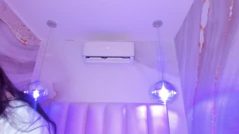 Snapshot of juliet_miller chatting on 06-25-26, 03:39 Juliet online show from 06-25-26, 03:39
