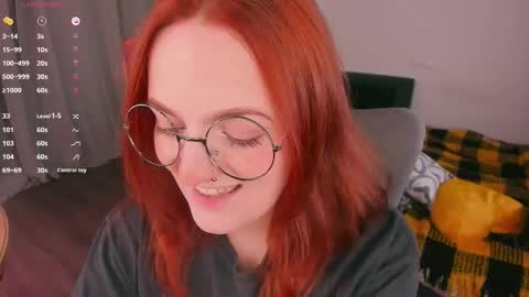 Snapshot of juliet_schoolgirl chatting on 10-23-25, 01:32 Juliet online show from 10-23-25, 01:32