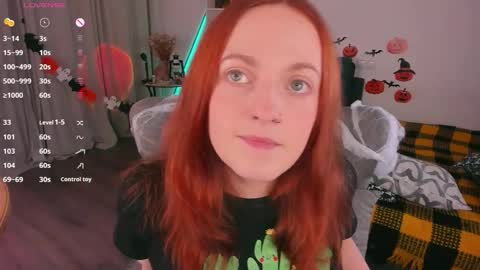 Snapshot of juliet_schoolgirl chatting on 10-29-25, 04:42 Juliet online show from 10-29-25, 04:42