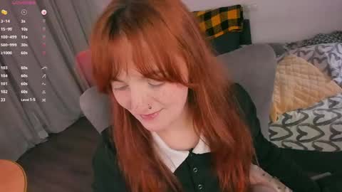 Snapshot of juliet_schoolgirl chatting on 04-23-26, 08:00 Juliet online show from 04-23-26, 08:00
