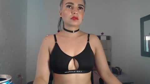 julieta__fox_ online show from 01-17-25, 11:40