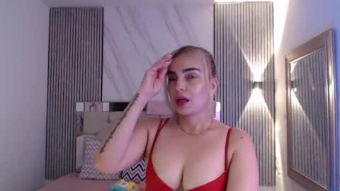 julieta__fox_ online show from 04-12-26, 03:00