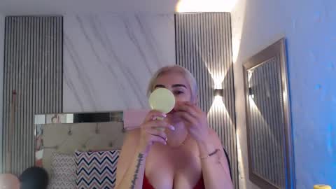 julieta__fox_ online show from 05-20-26, 12:22