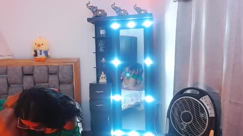 julieta art1 online show from 02-18-25, 02:05