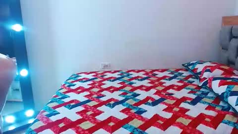 julieta art1 online show from 10-19-25, 09:04