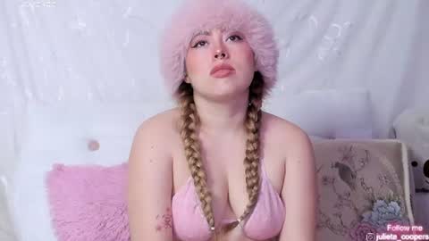Snapshot of julieta_cooper20 chatting on 06-21-26, 04:48 Juli online show from 06-21-26, 04:48