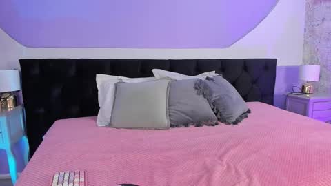 Snapshot of julieta_cortes__ chatting on 09-17-25, 11:56 Julieta online show from 09-17-25, 11:56