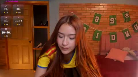Snapshot of julieta_moretti chatting on 06-24-26, 05:28 Julieta online show from 06-24-26, 05:28