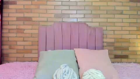 Snapshot of julieta_moretti chatting on 07-13-26, 01:08 Julieta online show from 07-13-26, 01:08