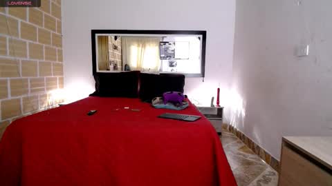 Snapshot of julieta_rodriguez chatting on 10-20-25, 06:19 Julieta Rodriguez online show from 10-20-25, 06:19