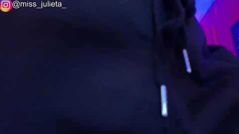 Snapshot of julieta_russell chatting on 06-12-26, 12:15 Julieta online show from 06-12-26, 12:15
