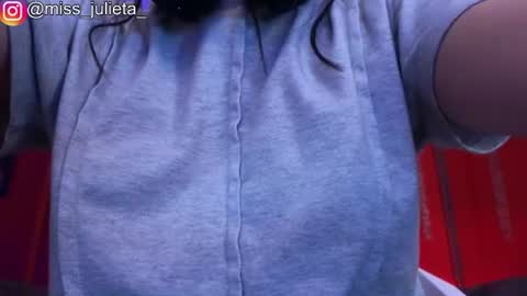 Snapshot of julieta_russell chatting on 06-16-26, 12:41 Julieta online show from 06-16-26, 12:41