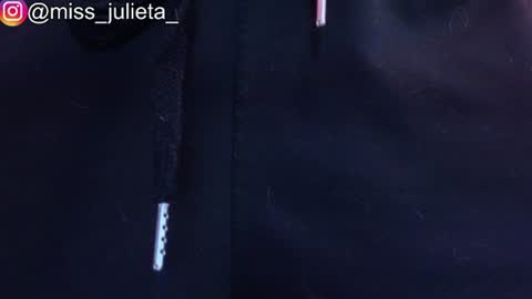 Snapshot of julieta_russell chatting on 06-20-26, 12:19 Julieta online show from 06-20-26, 12:19
