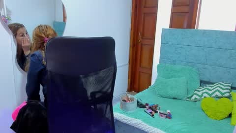 Snapshot of julieta_star69 chatting on 09-17-25, 12:40 julieta_star69 online show from 09-17-25, 12:40