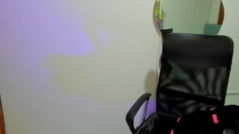 Snapshot of julieta_star69 chatting on 09-18-25, 01:18 julieta_star69 online show from 09-18-25, 01:18