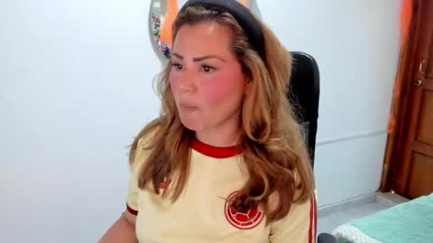 Snapshot of julieta_star69 chatting on 10-08-25, 07:33 julieta_star69 online show from 10-08-25, 07:33