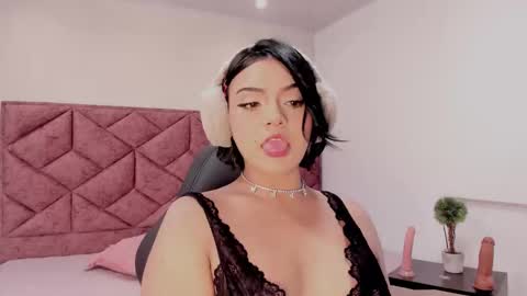 Snapshot of julieta_sweett20 chatting on 11-03-25, 01:45 Julieta online show from 11-03-25, 01:45