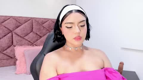 Snapshot of julieta_sweett20 chatting on 11-19-25, 01:00 Julieta online show from 11-19-25, 01:00