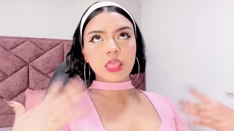 Snapshot of julieta_sweett20 chatting on 11-20-25, 12:27 Julieta online show from 11-20-25, 12:27