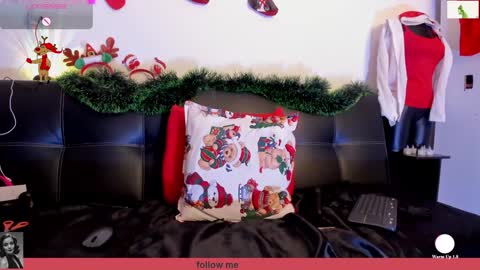 Snapshot of julieta_wall2 chatting on 12-22-24, 08:05 Julieta wall online show from 12-22-24, 08:05