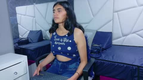 Snapshot of julietaa_evans_ chatting on 01-10-26, 07:04 Julieta online show from 01-10-26, 07:04